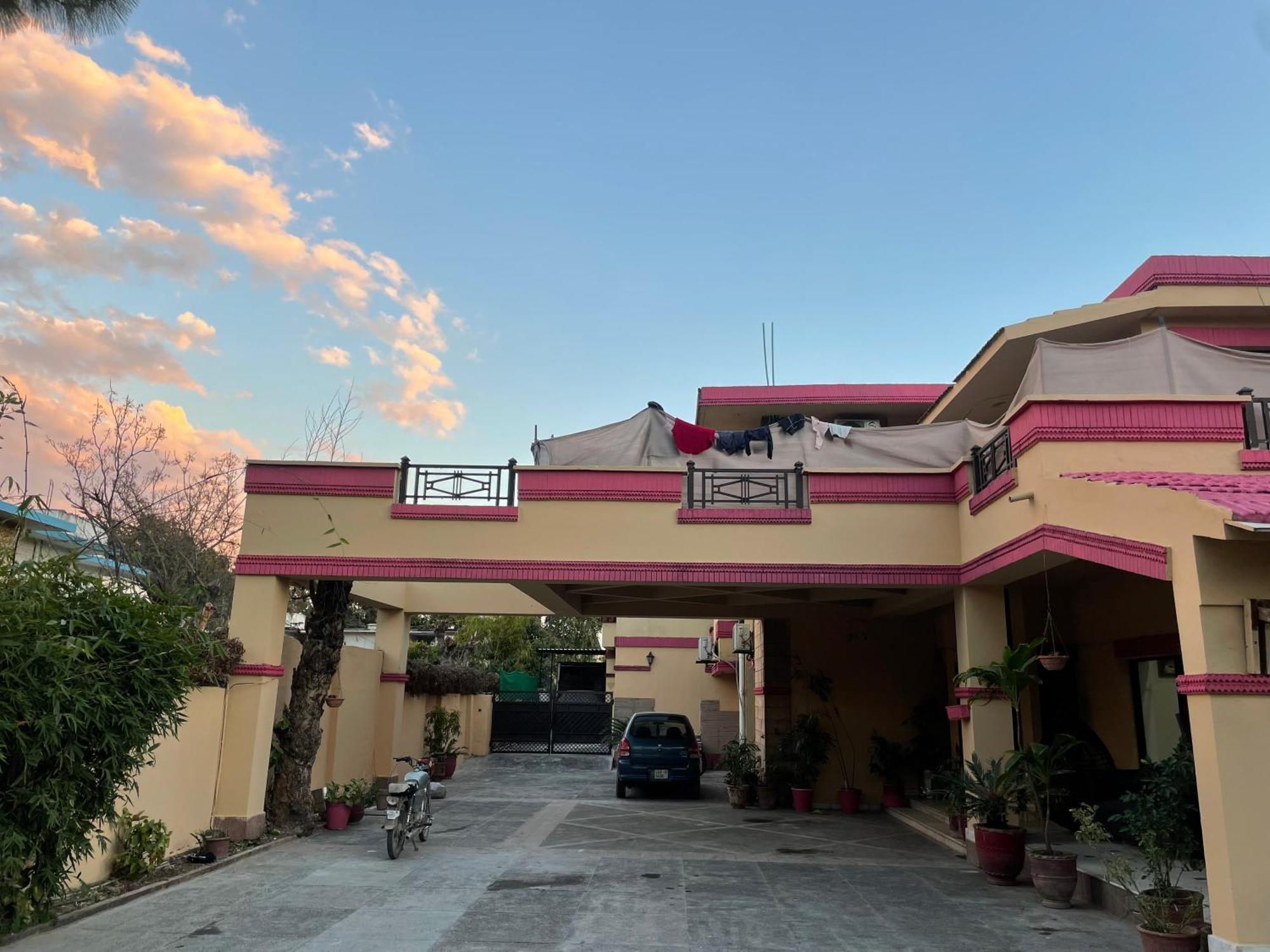 Casa Blanca Boutique Guest House Islamabad Eksteriør billede